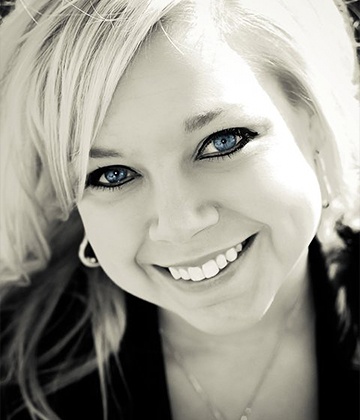Headshot of realtor, Val Quayle.